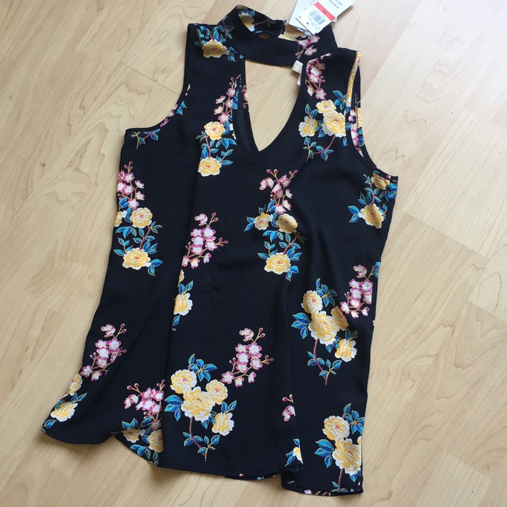 New Floral Choker Collar Top